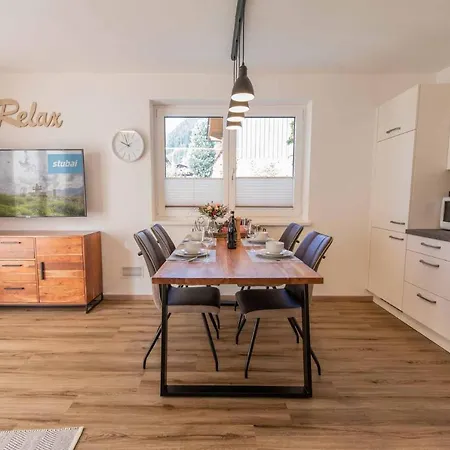 Berg' & Bluamen Stubai * Нойштифт-им-Штубайталь