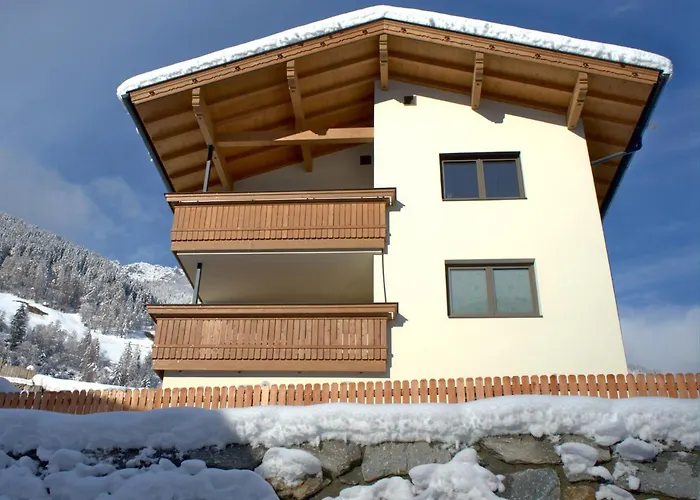 Berg' & Bluamen Stubai Neustift im Stubaital