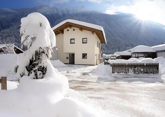 Апартаменти Berg' & Bluamen Stubai Нойштіфт-ім-Штубайталь