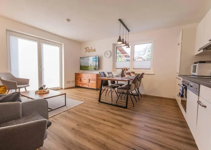 Berg' & Bluamen Stubai * Нойштіфт-ім-Штубайталь