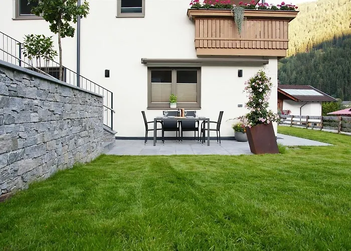 Berg' & Bluamen Stubai * Neustift im Stubaital